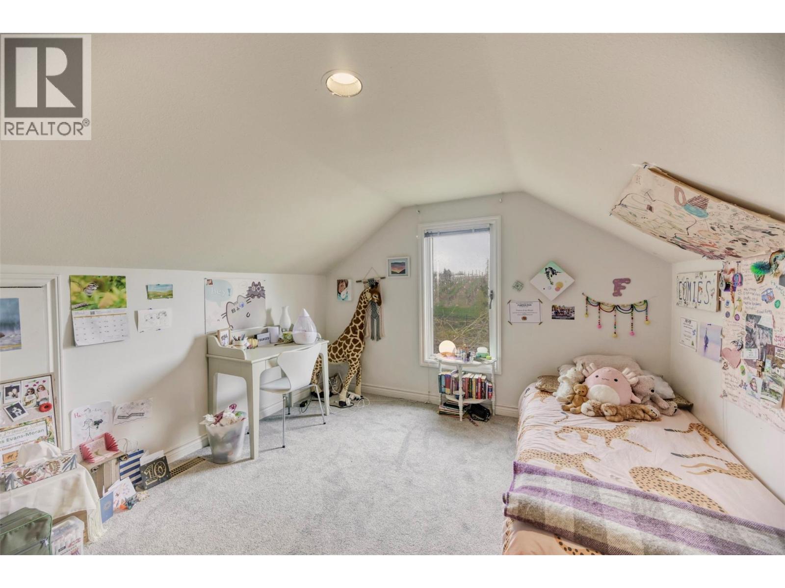 1282 Corbishley Avenue