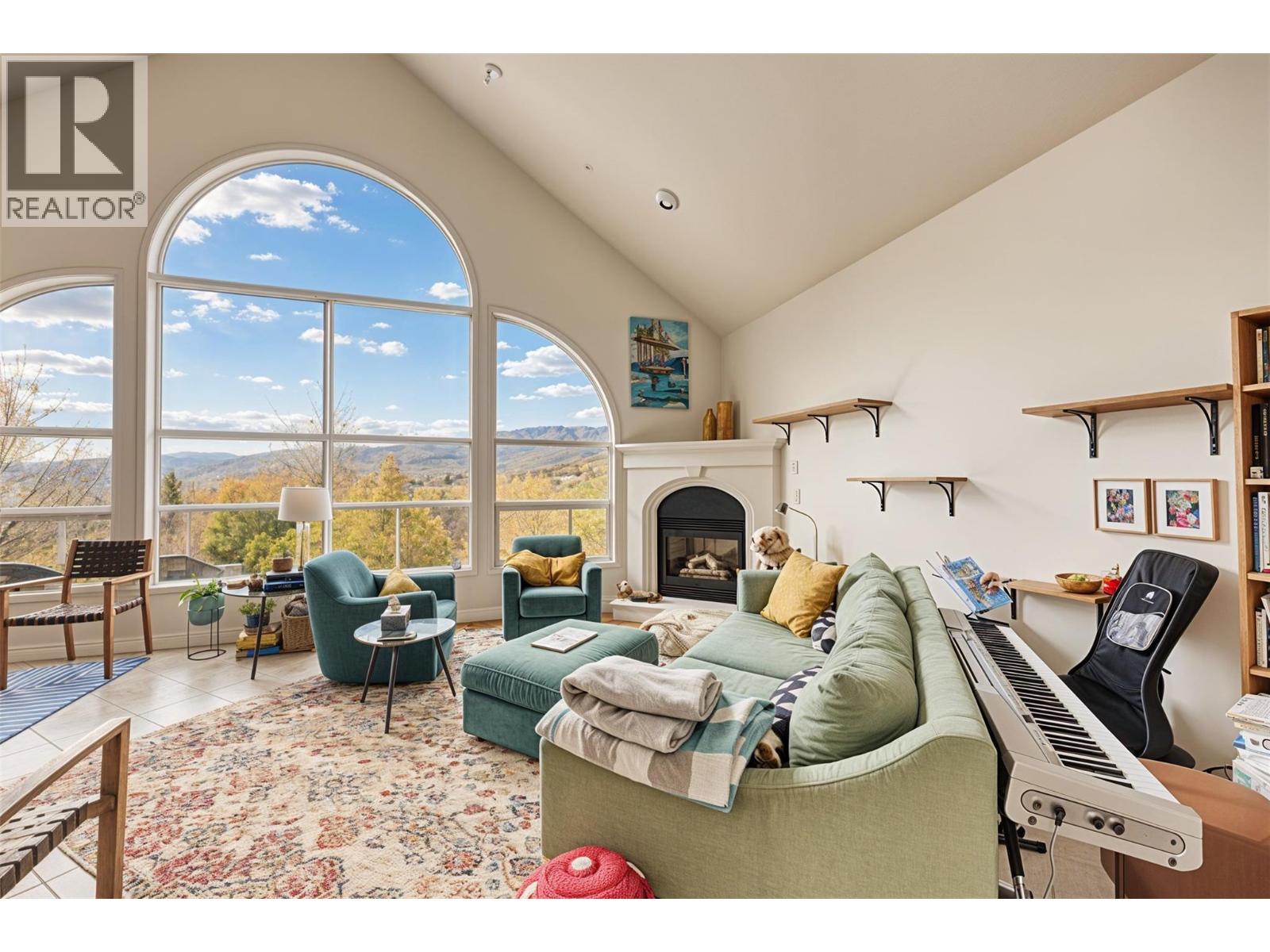 1282 Corbishley Avenue