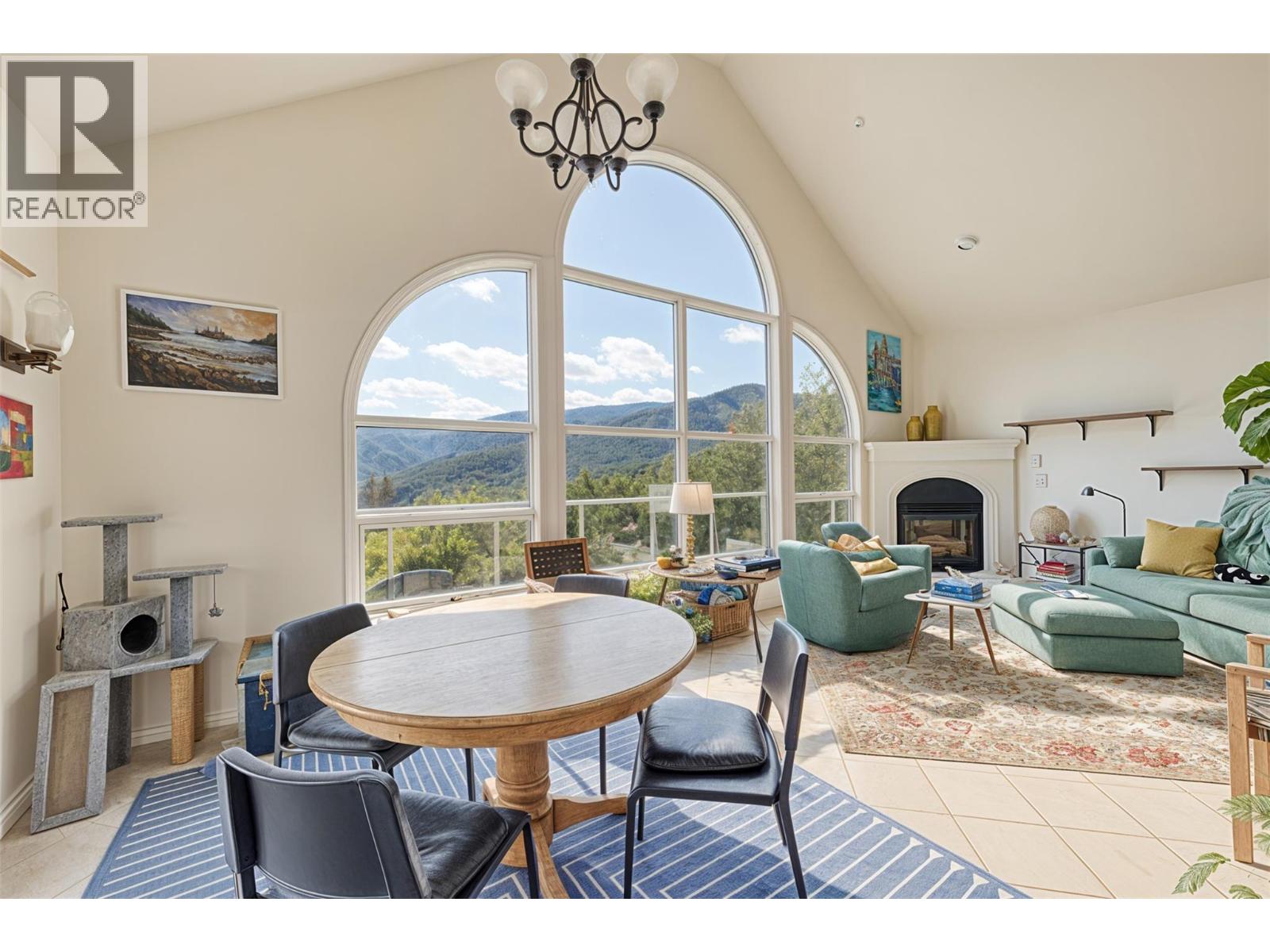 1282 Corbishley Avenue