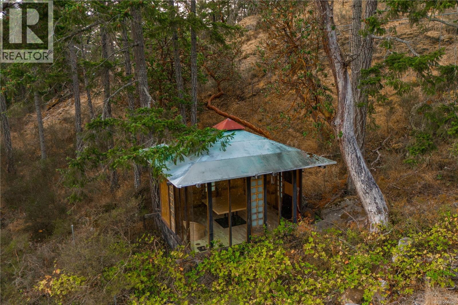 3326 Port Washington Rd