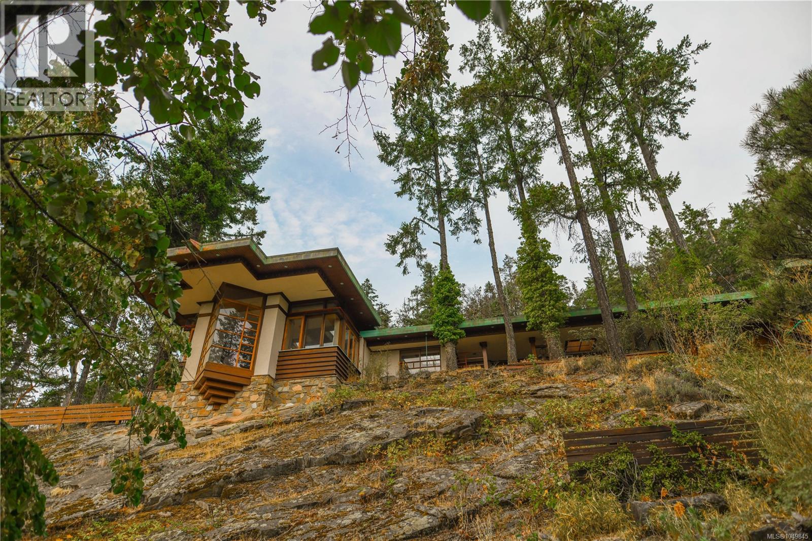 3326 Port Washington Rd
