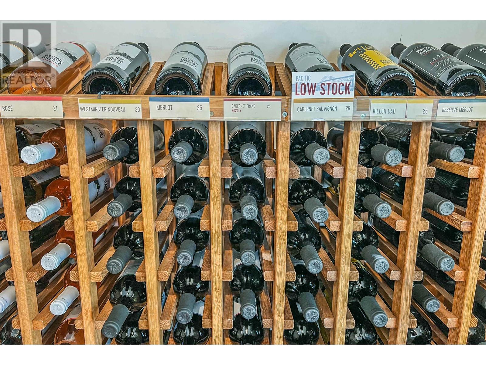 6 320 STEWARDSON WAY