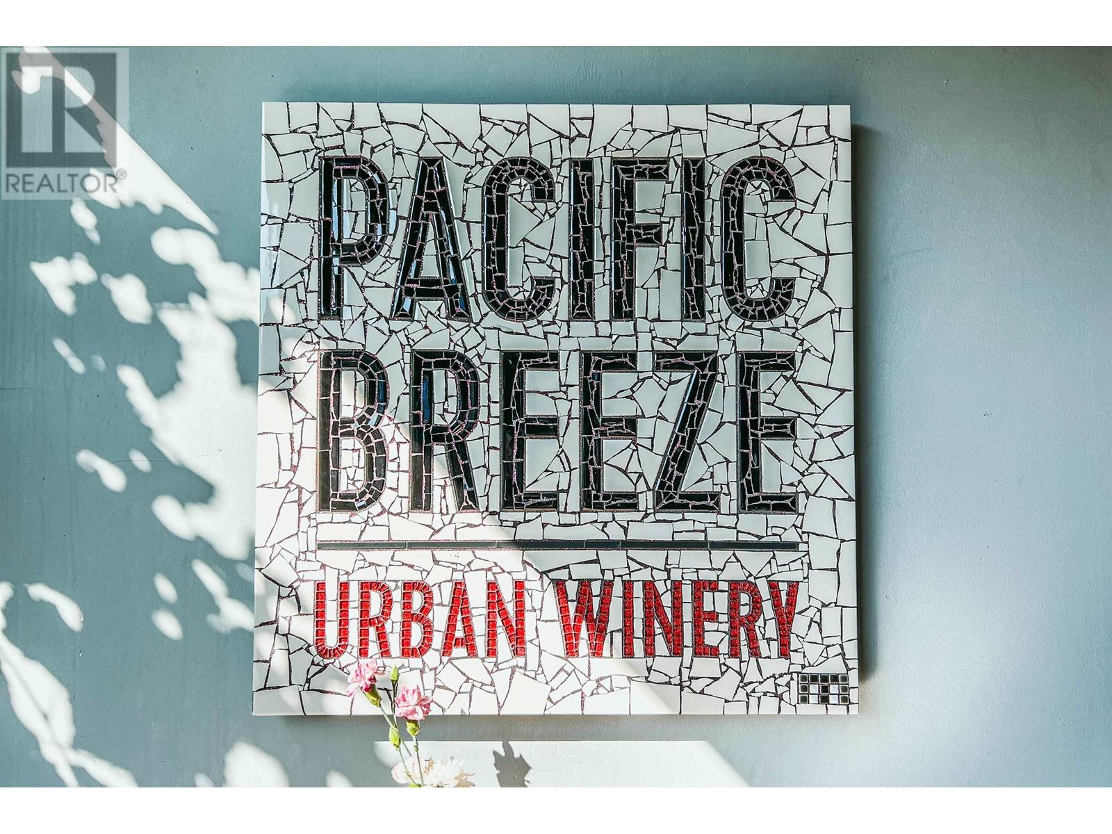 6 320 STEWARDSON WAY