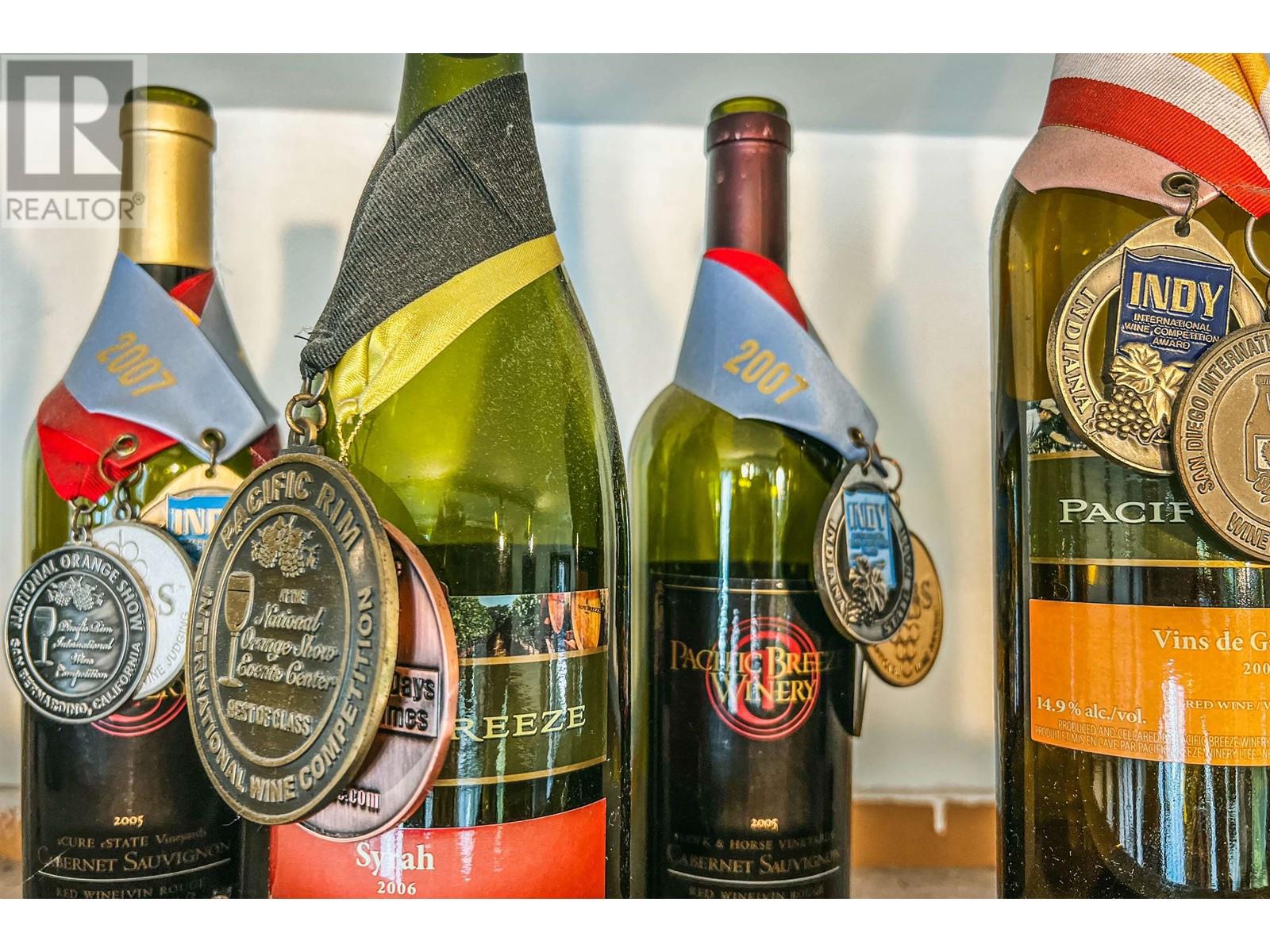 6 320 STEWARDSON WAY