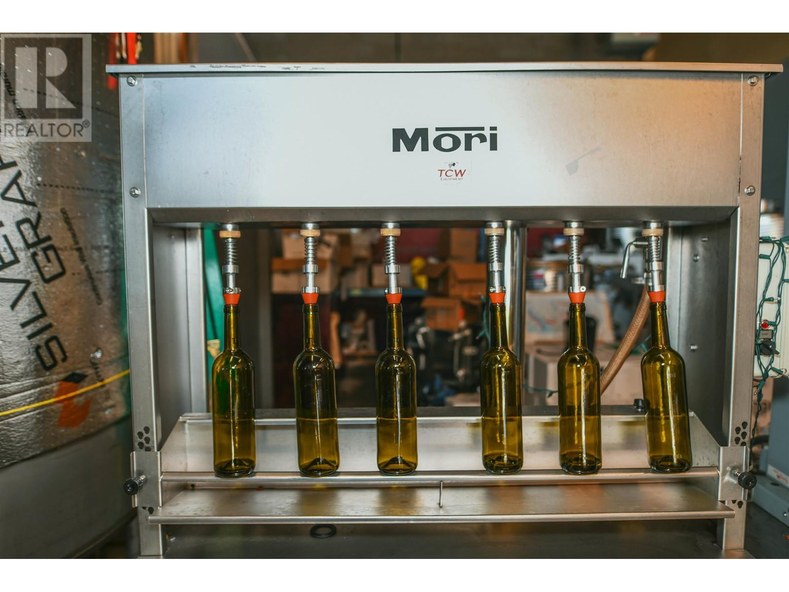 6 320 STEWARDSON WAY