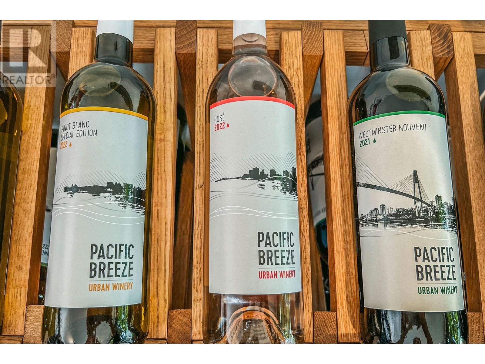 6 320 STEWARDSON WAY