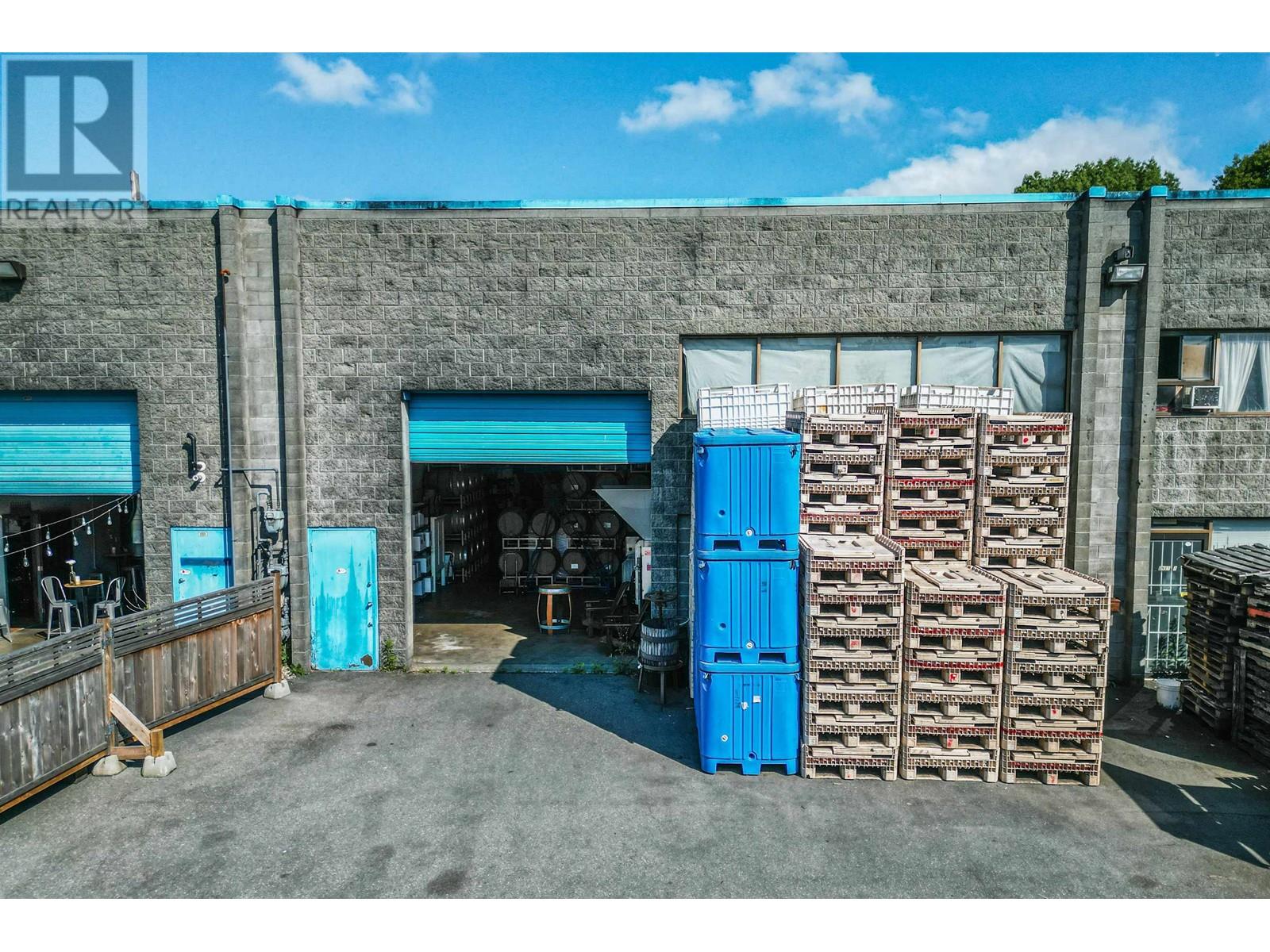 6 320 STEWARDSON WAY