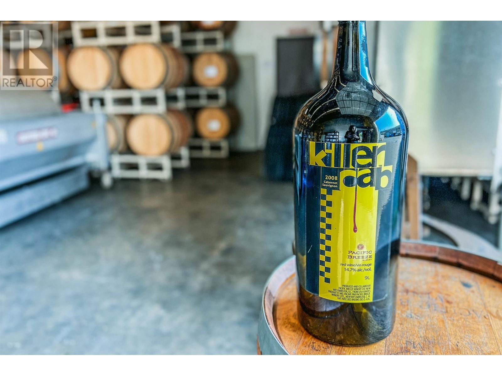 6 320 STEWARDSON WAY