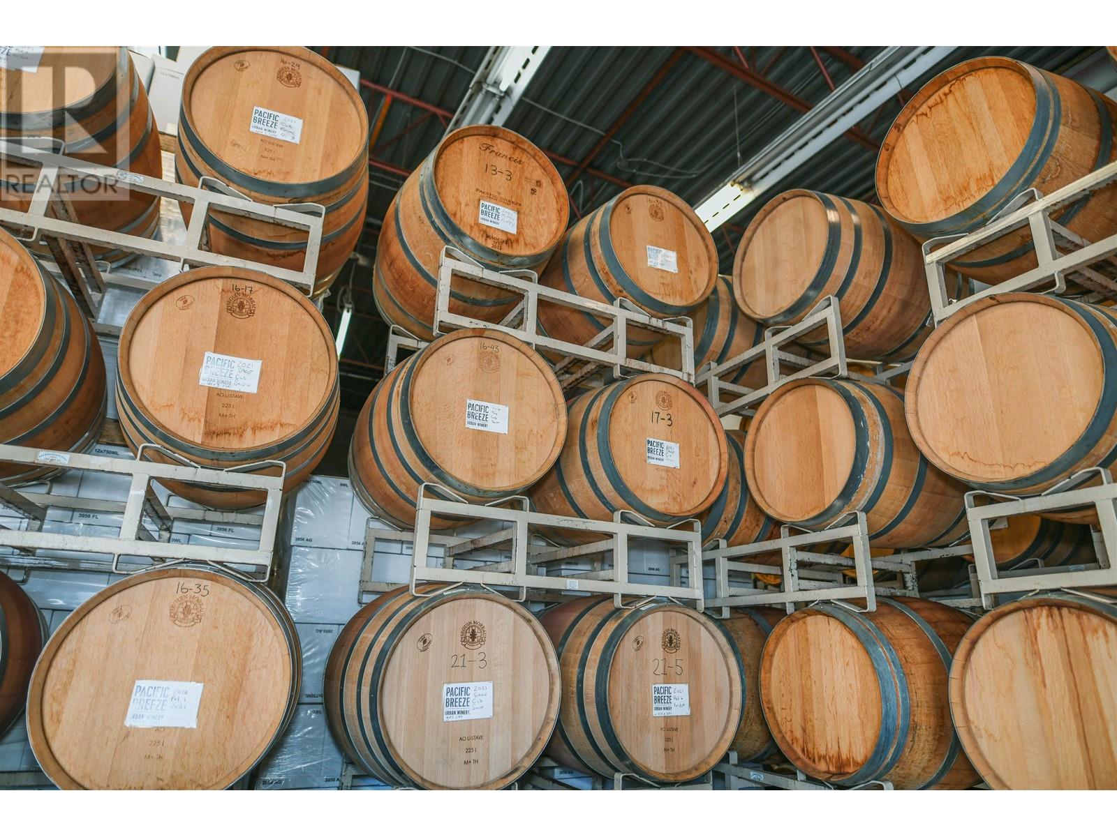 6 320 STEWARDSON WAY