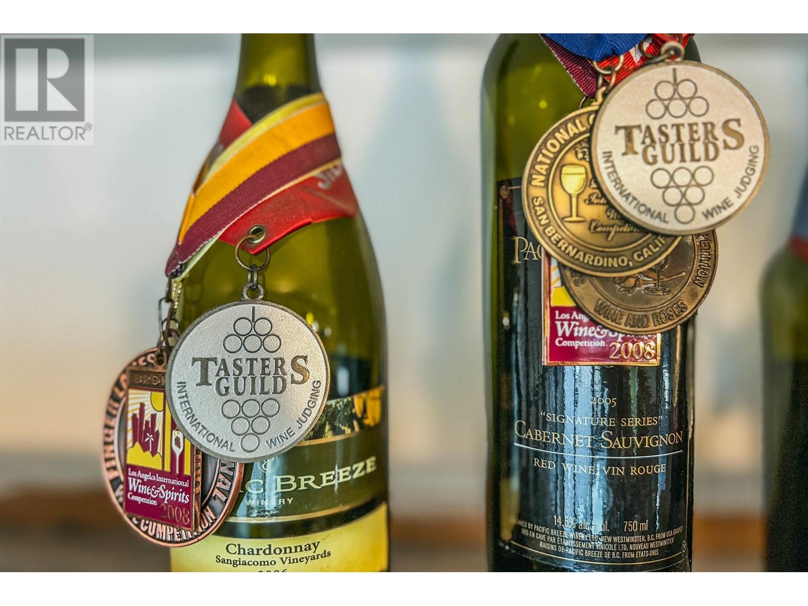 6 320 STEWARDSON WAY