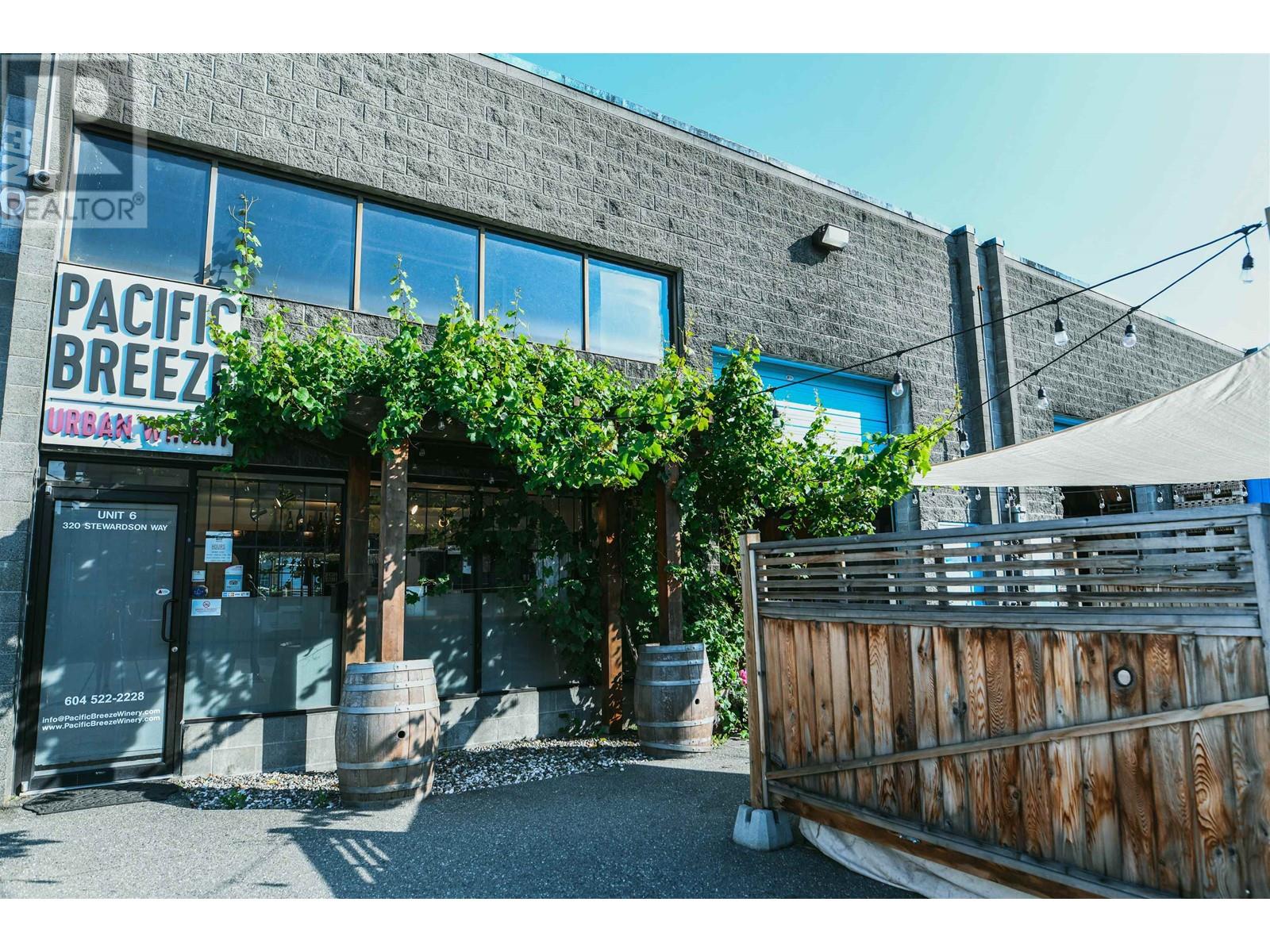 6 320 STEWARDSON WAY