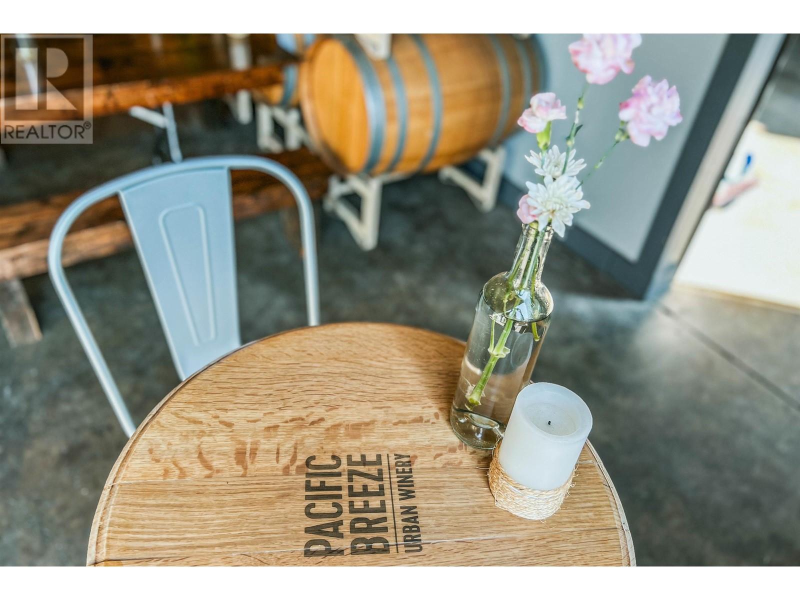 6 320 STEWARDSON WAY