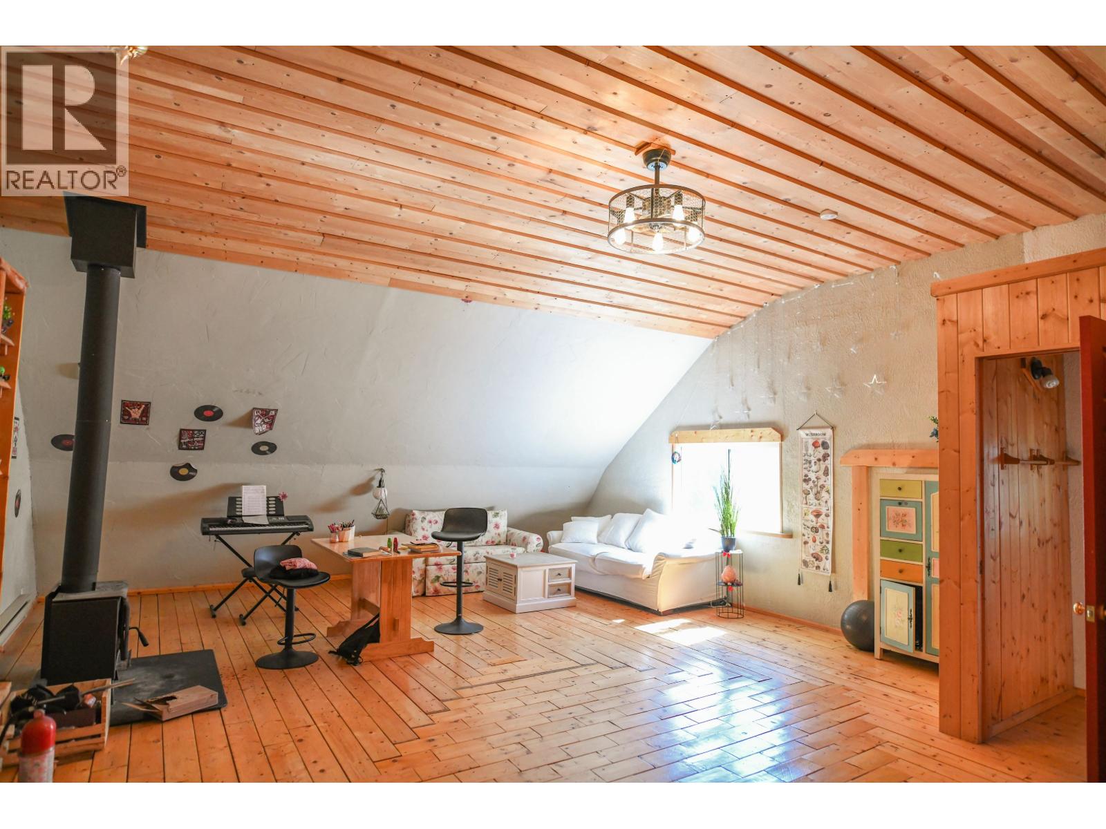 7471 CARIBOO CHALET ROAD