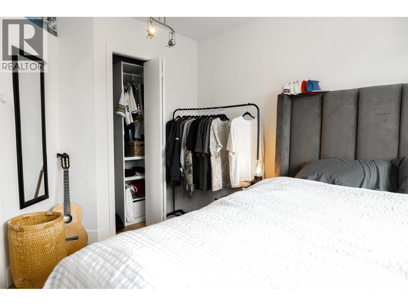 202 1188 QUEBEC STREET