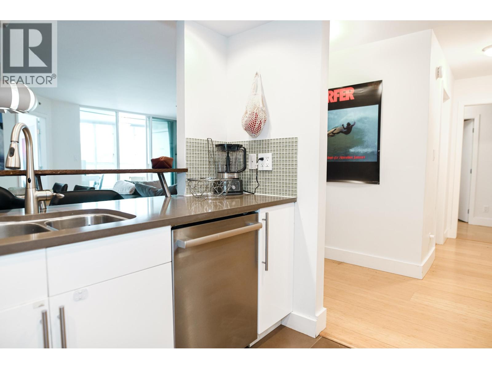 202 1188 QUEBEC STREET