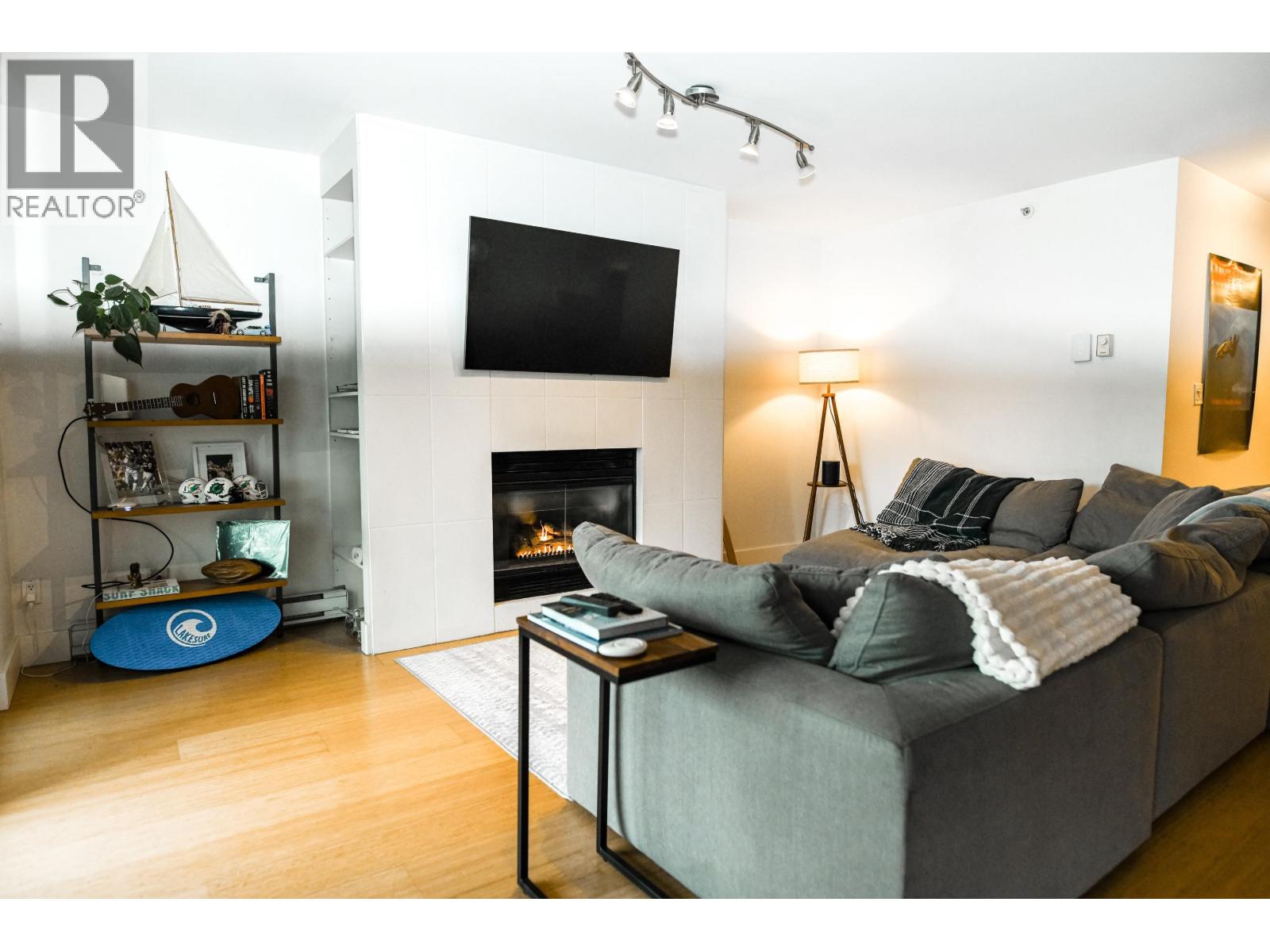 202 1188 QUEBEC STREET