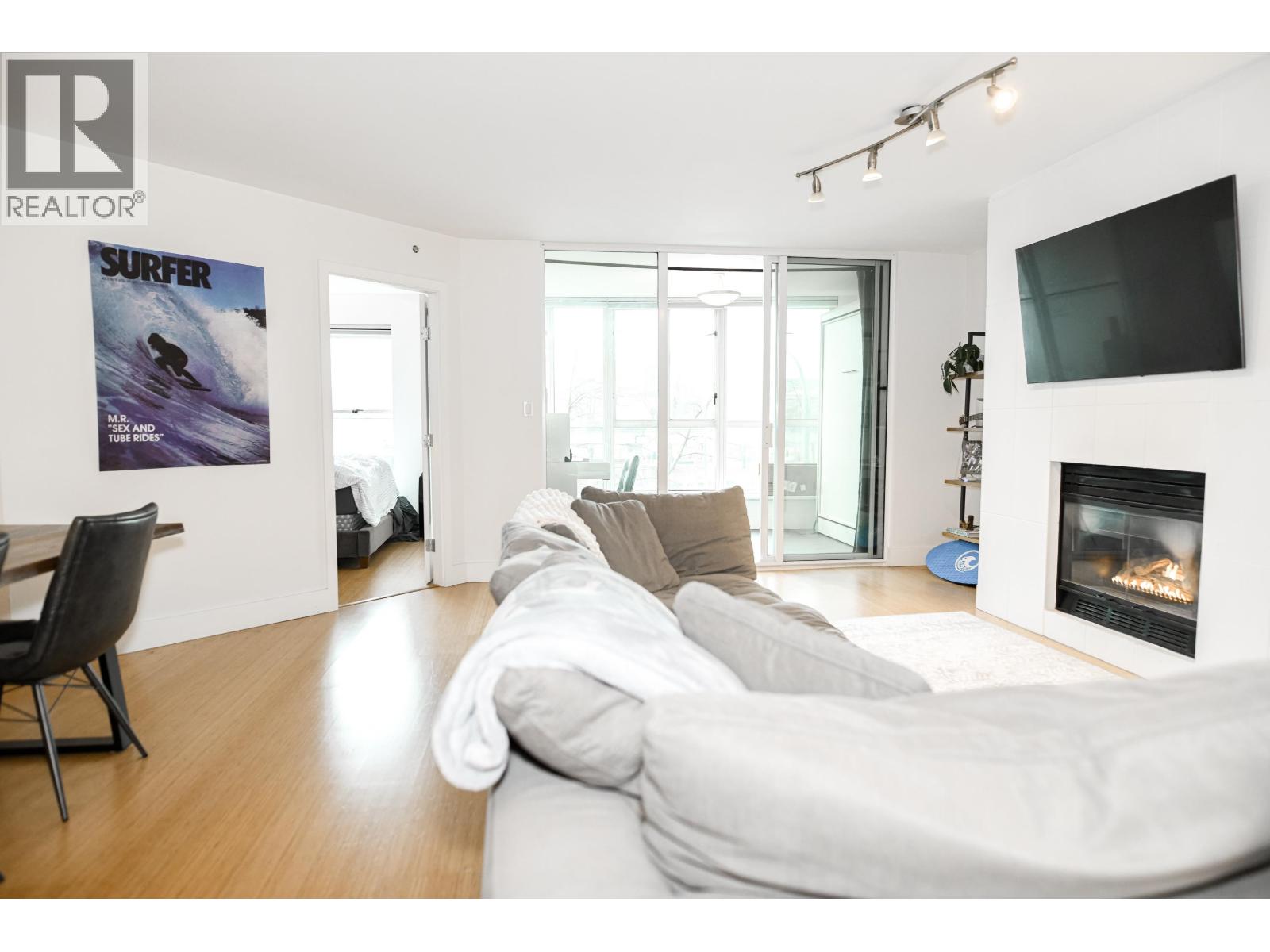 202 1188 QUEBEC STREET