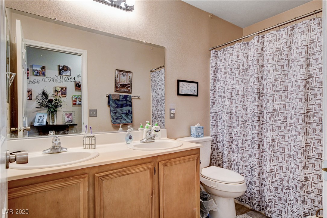 5009 Royal Lake Avenue