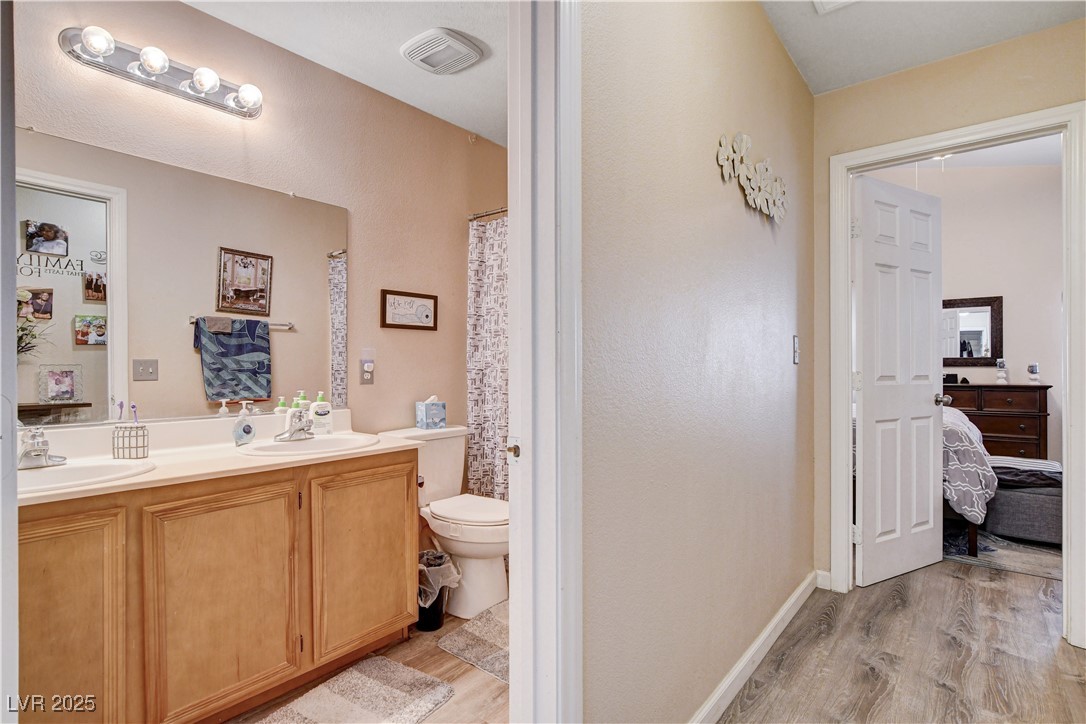 5009 Royal Lake Avenue