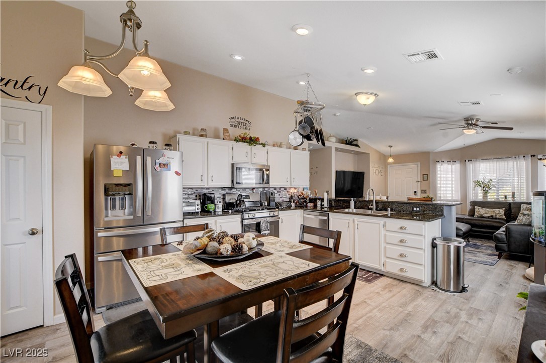 5009 Royal Lake Avenue