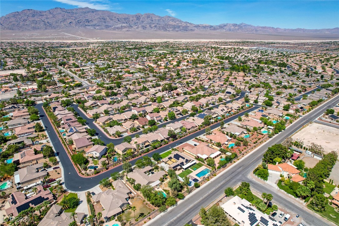 5009 Royal Lake Avenue