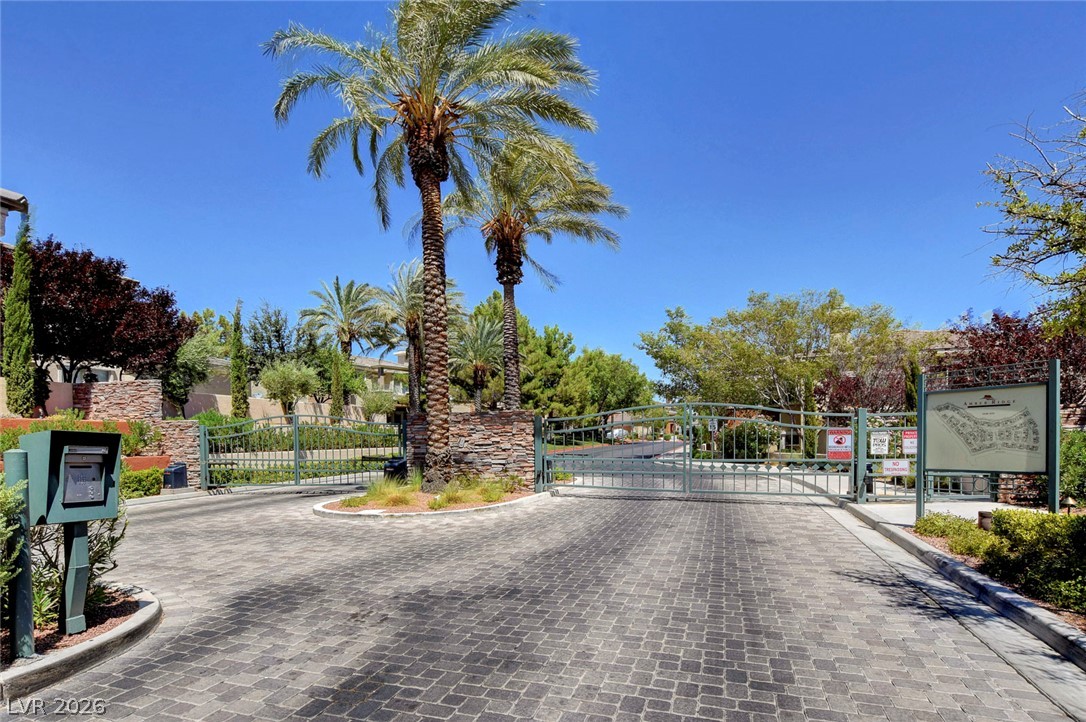 10820 Amber Ridge Drive 202