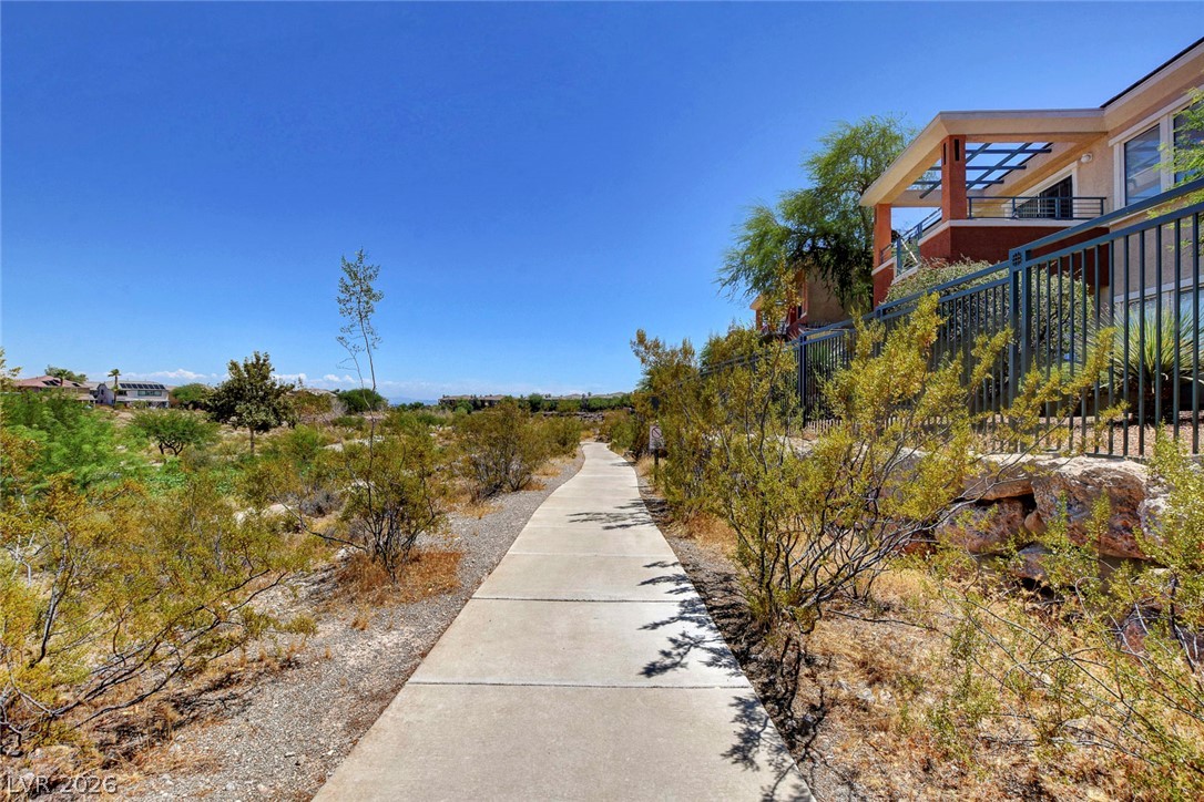 10820 Amber Ridge Drive 202
