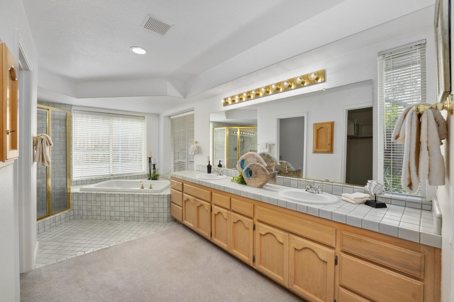 5606 Montclair Circle