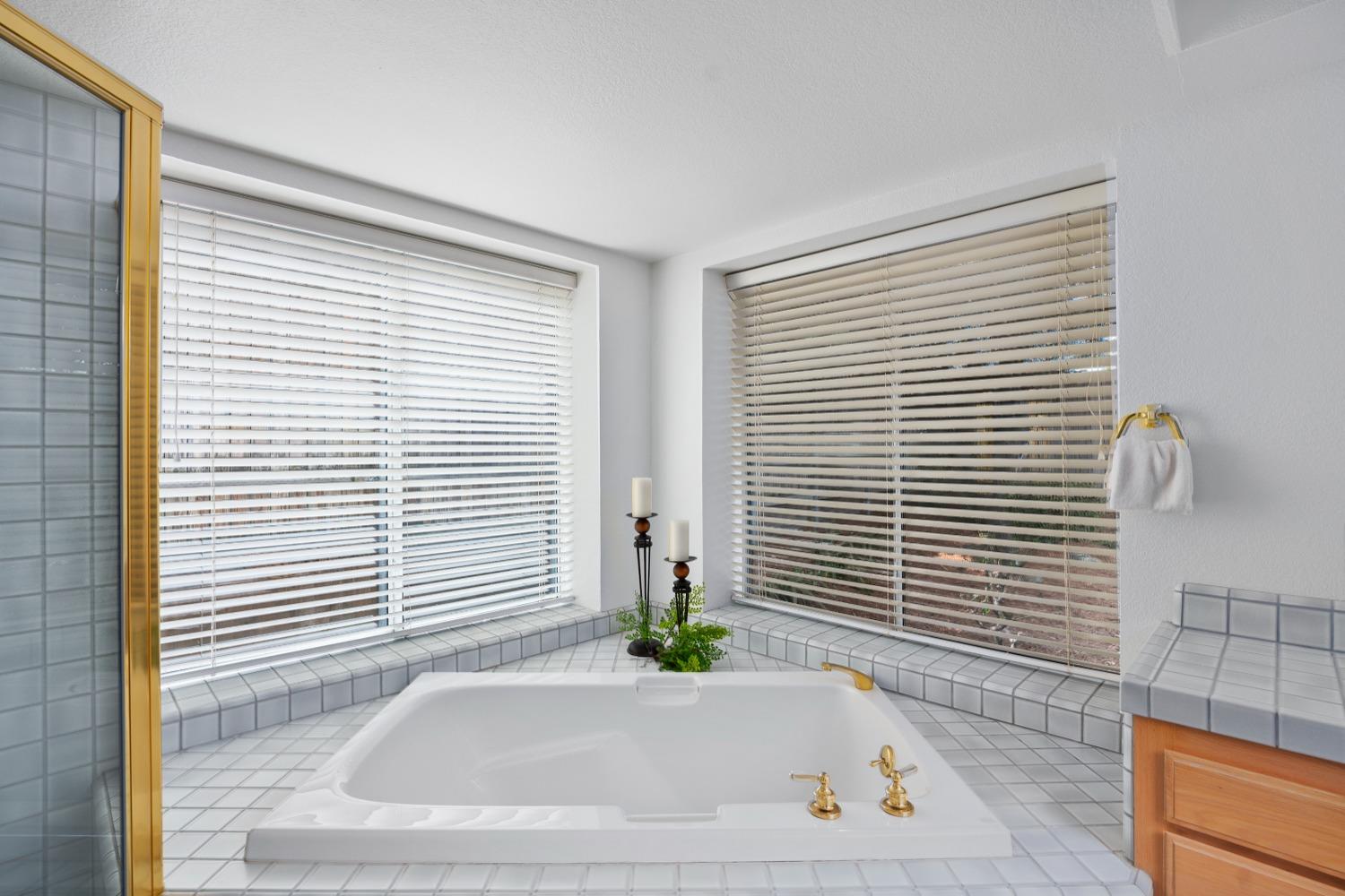 5606 Montclair Circle