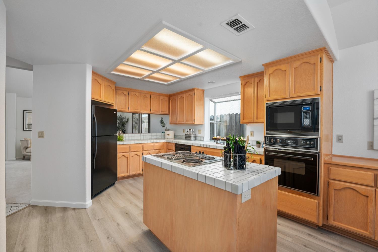 5606 Montclair Circle