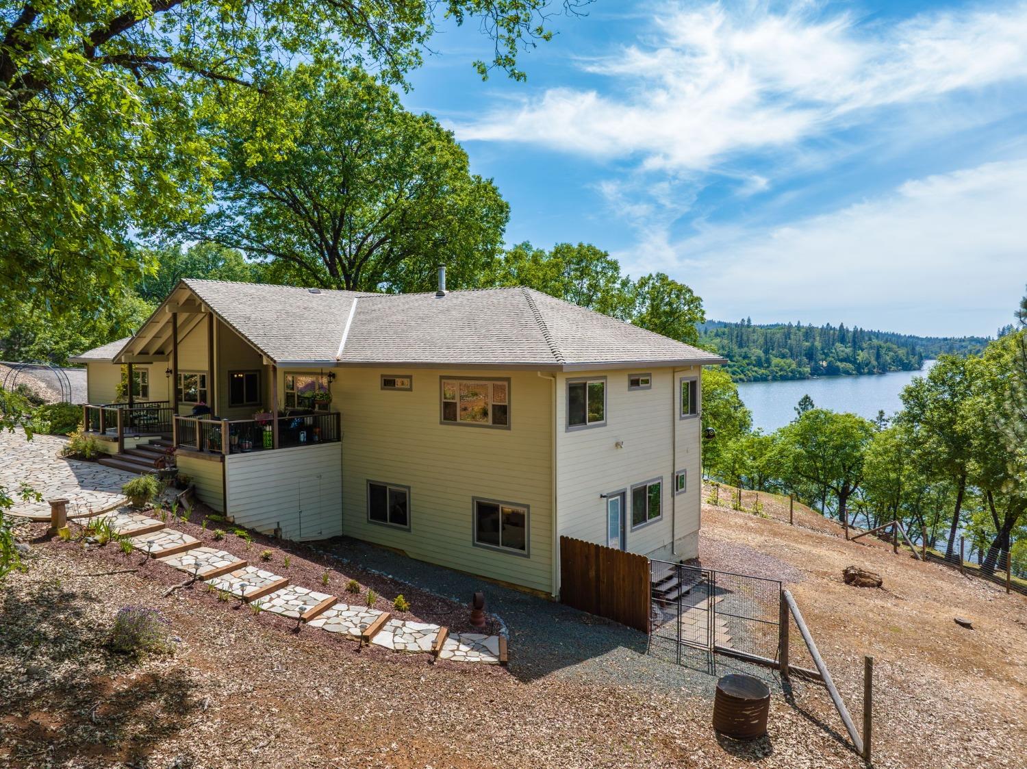 2555 Lake Van Giesen Road