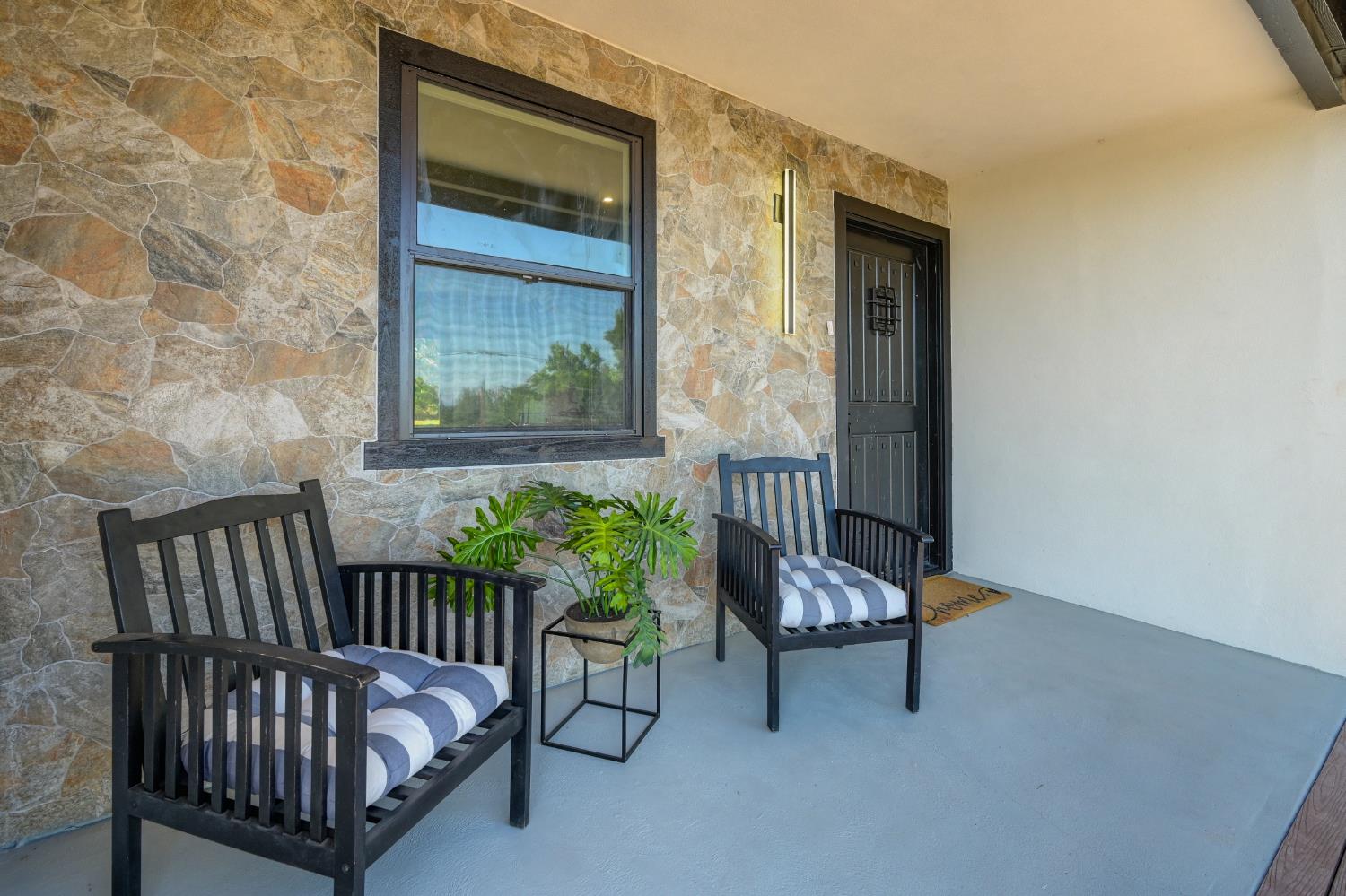 12445 Ladd Lane