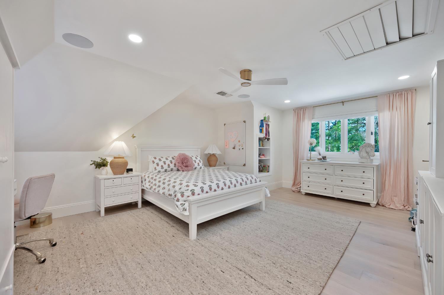 8060 Shelborne Drive