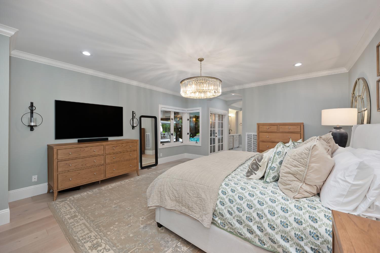 8060 Shelborne Drive