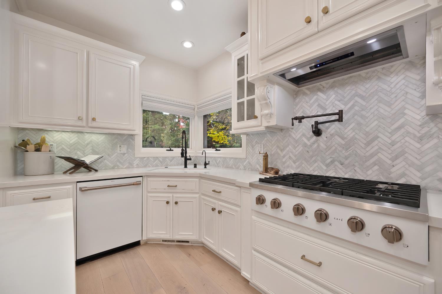 8060 Shelborne Drive