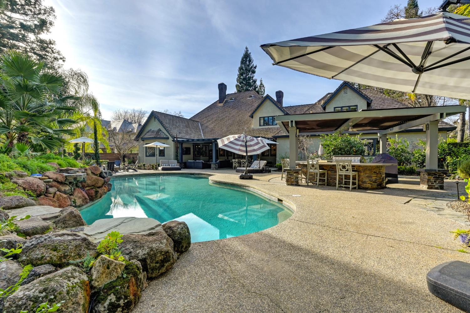 8060 Shelborne Drive