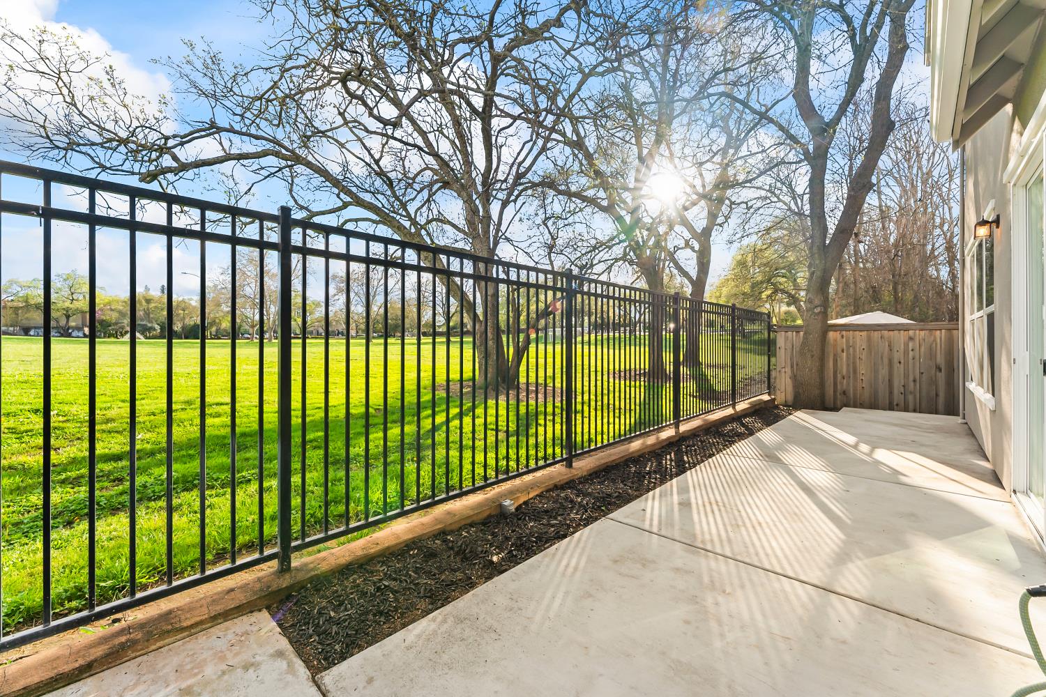 5520 Twin Bridges Loop