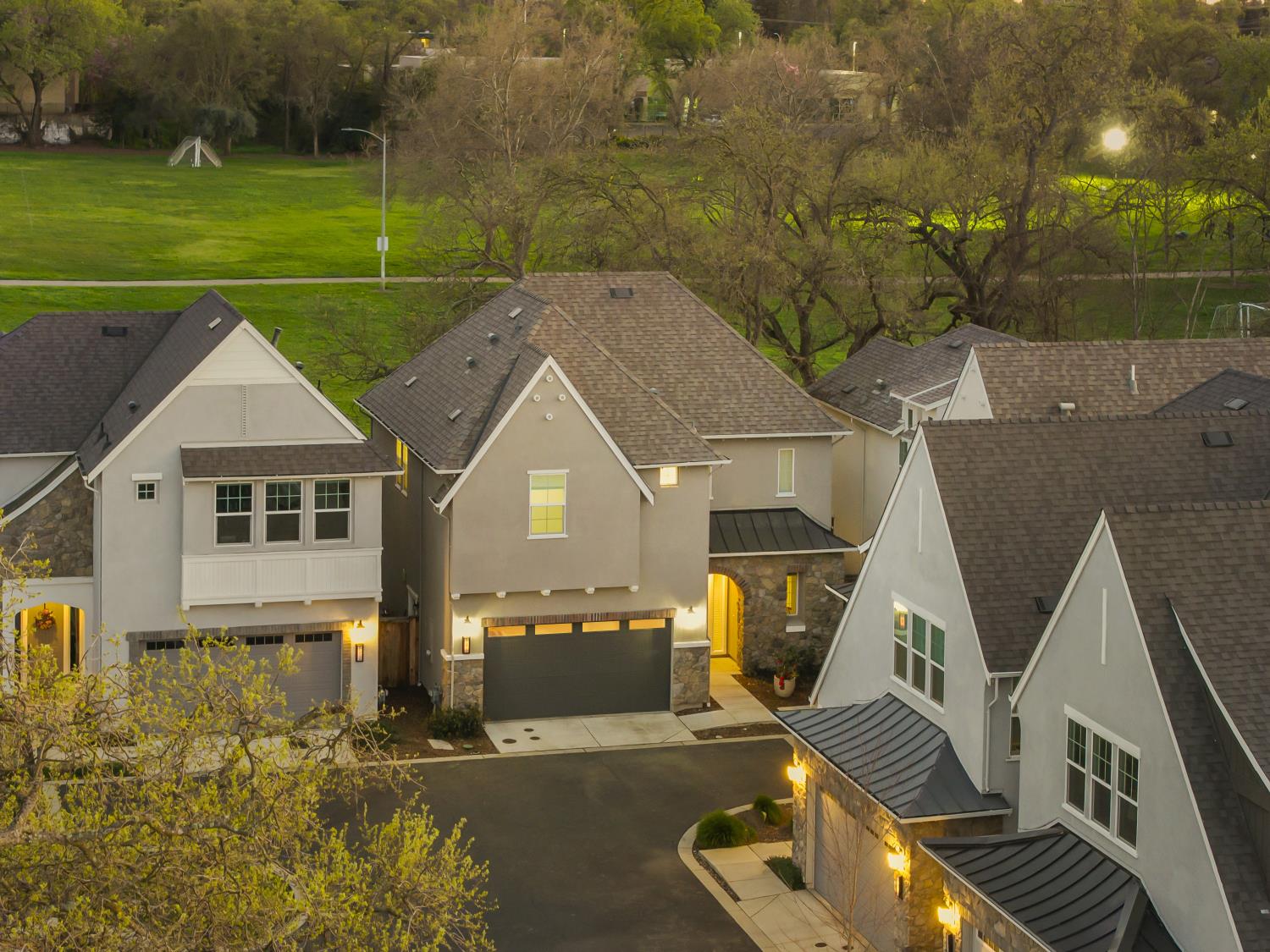 5520 Twin Bridges Loop