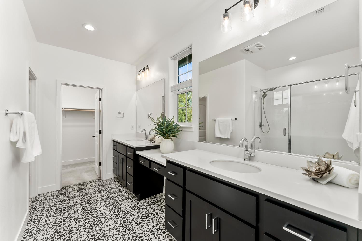 5520 Twin Bridges Loop