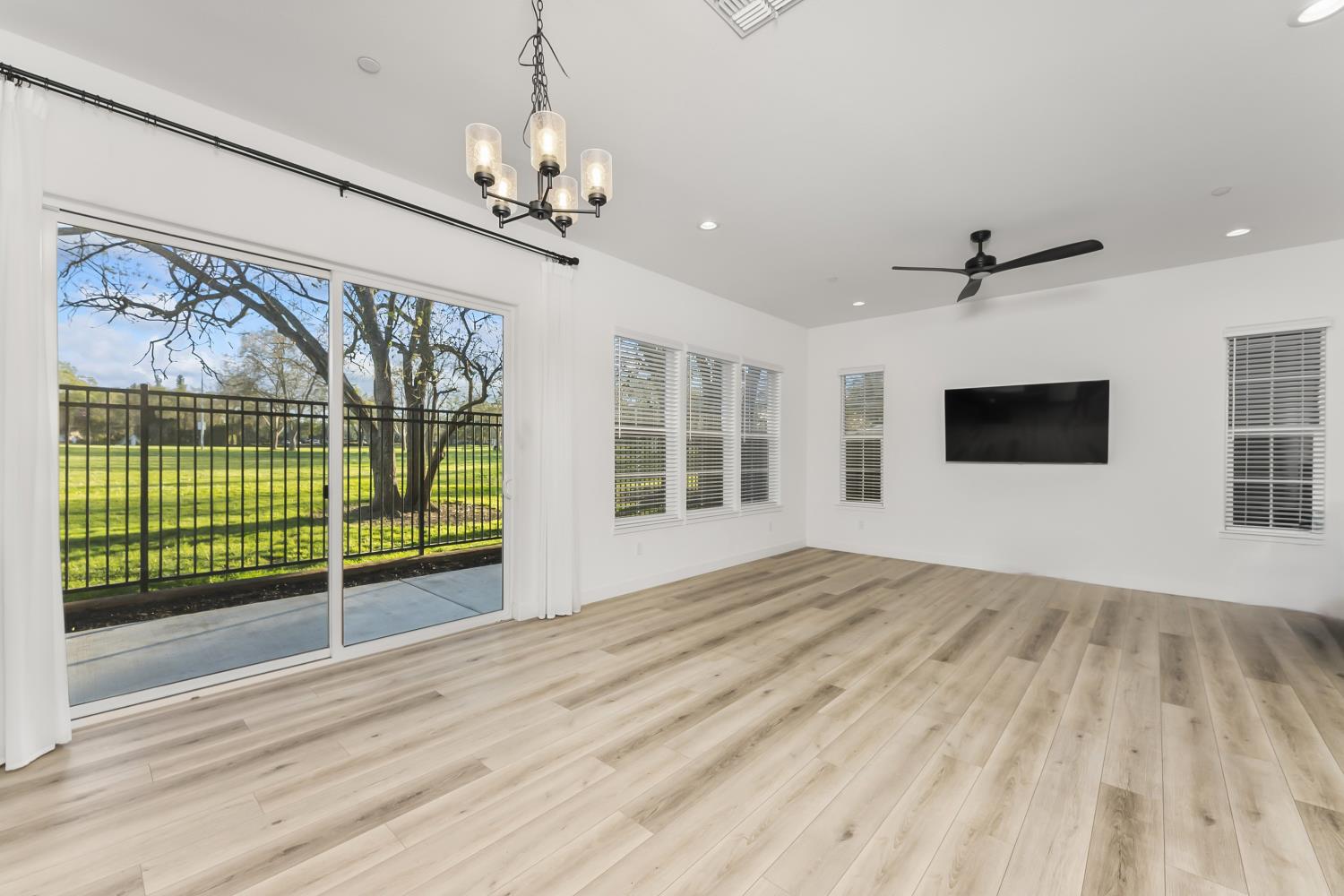 5520 Twin Bridges Loop