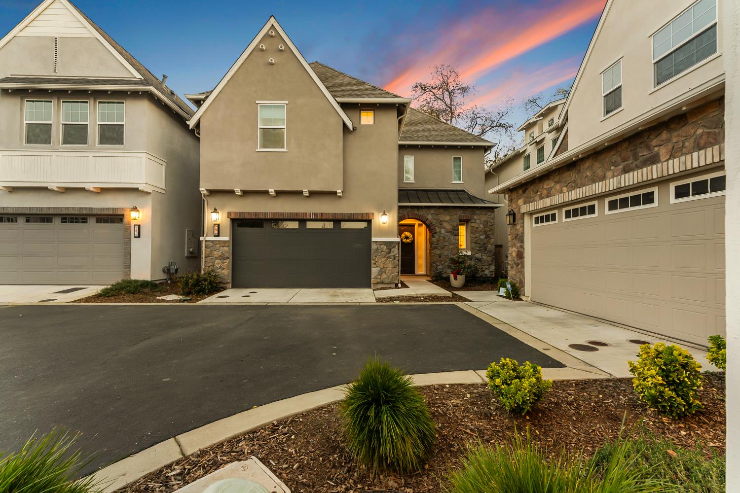 5520 Twin Bridges Loop