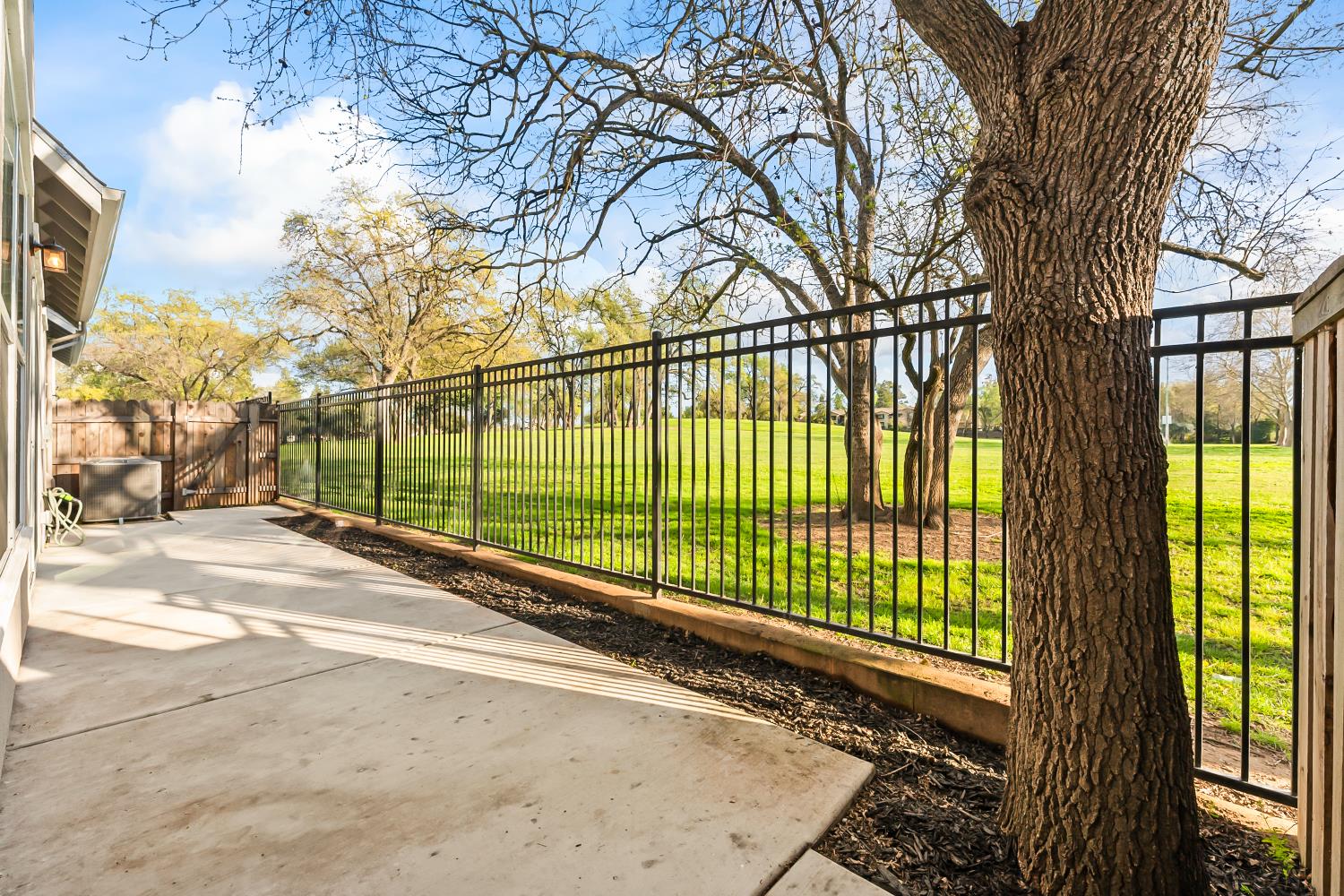 5520 Twin Bridges Loop