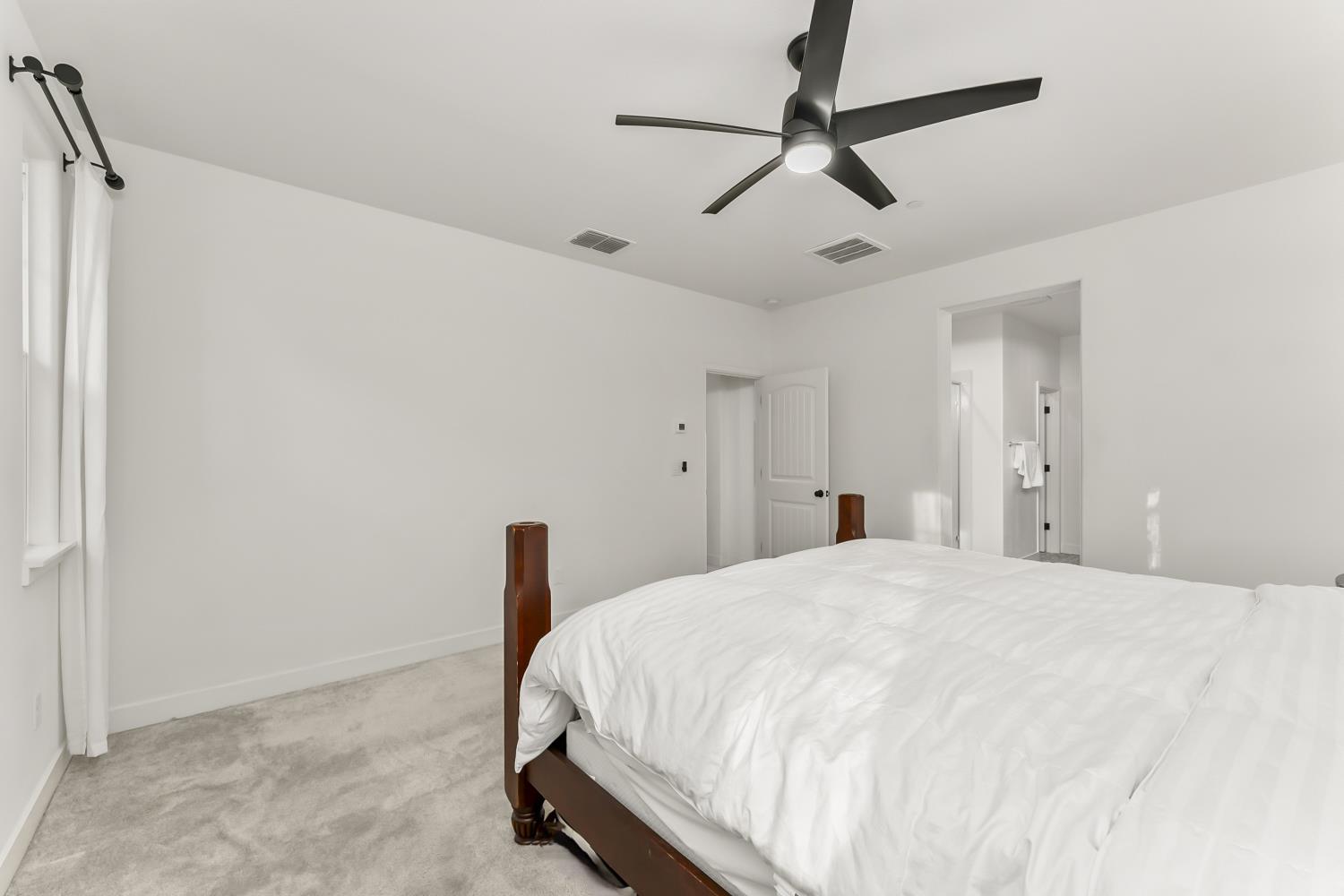 5520 Twin Bridges Loop