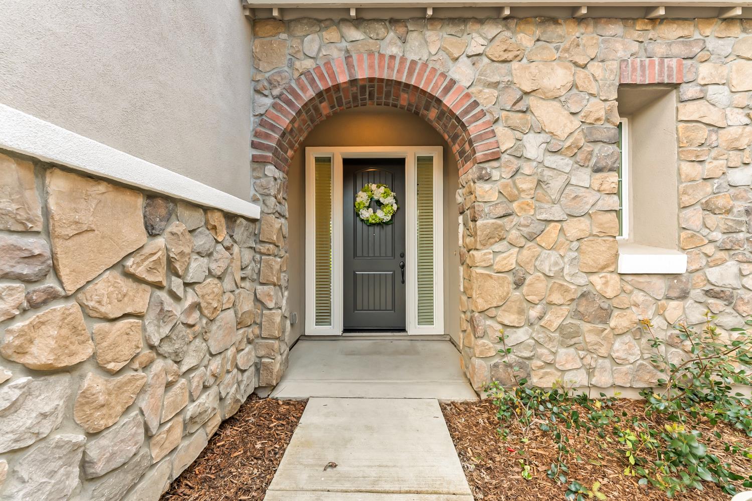 5520 Twin Bridges Loop