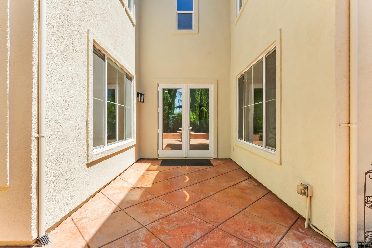 116 Wolf River Court