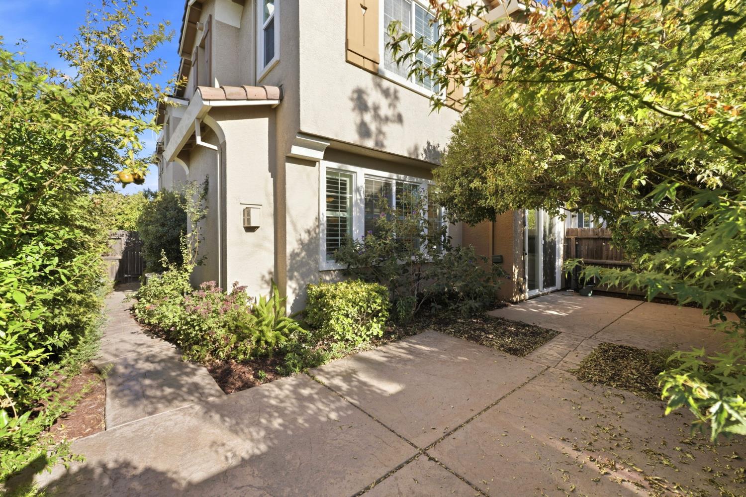 7515 Sheldon Road 14103