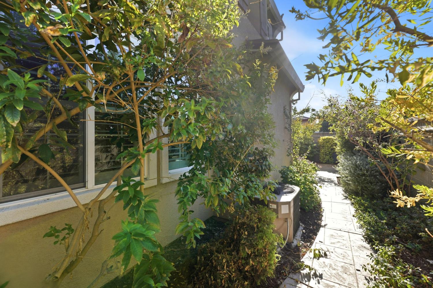 7515 Sheldon Road 14103