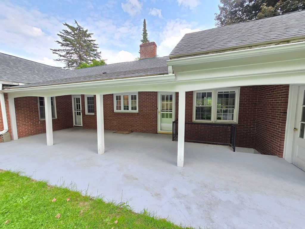 73 High St