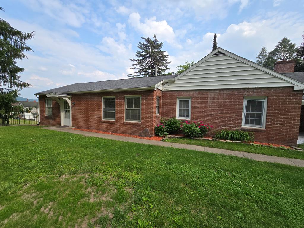 73 High St
