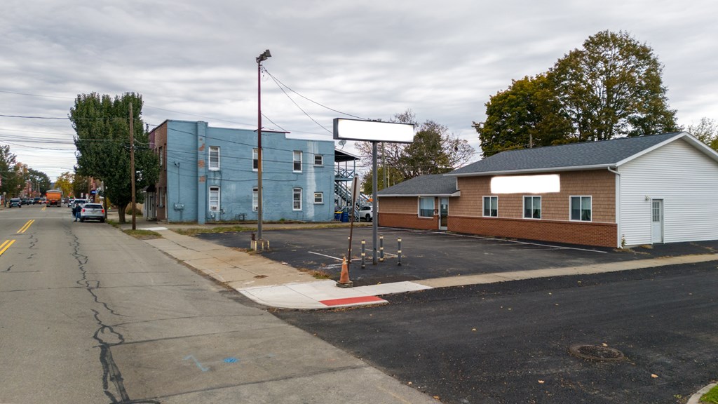 523 S Main St, Athens